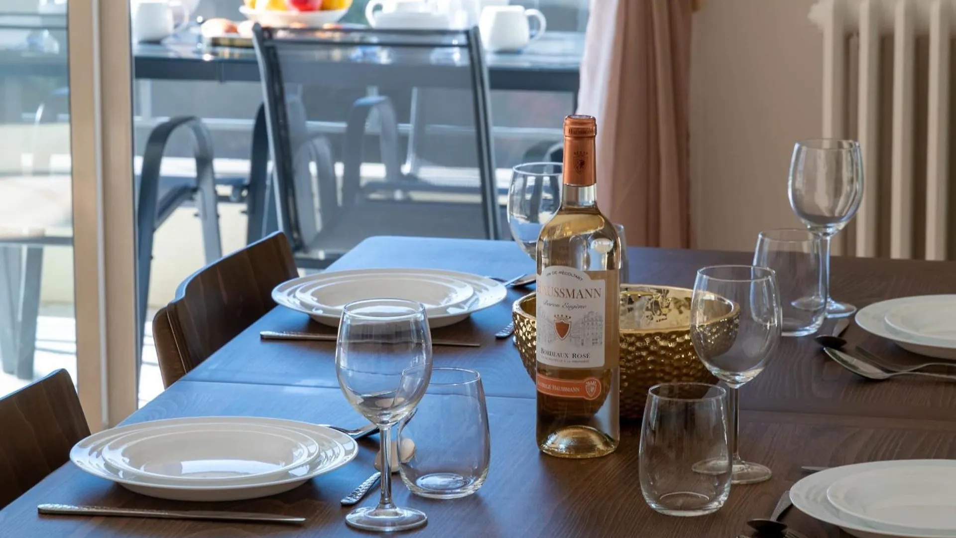 Spacious 2-Br Apartment Walk To Beach & City Center Cannes France