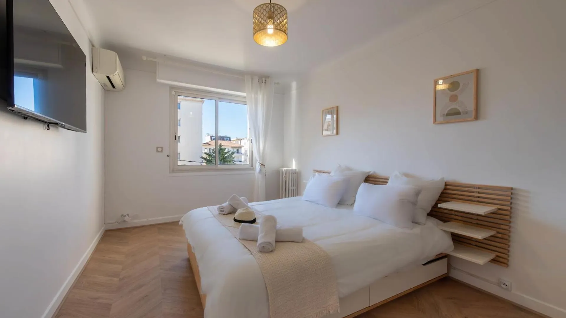 Spacious 2-Br Apartment Walk To Beach & City Center Cannes France
