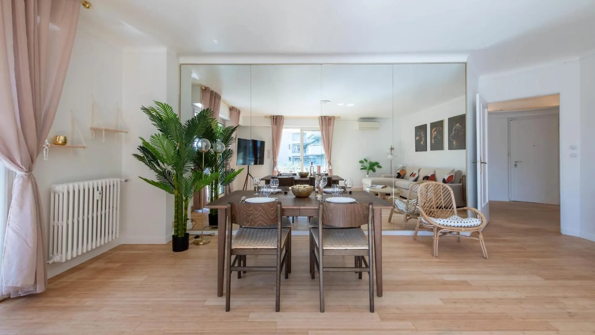 Spacious 2-Br Apartment Walk To Beach & City Center Cannes France